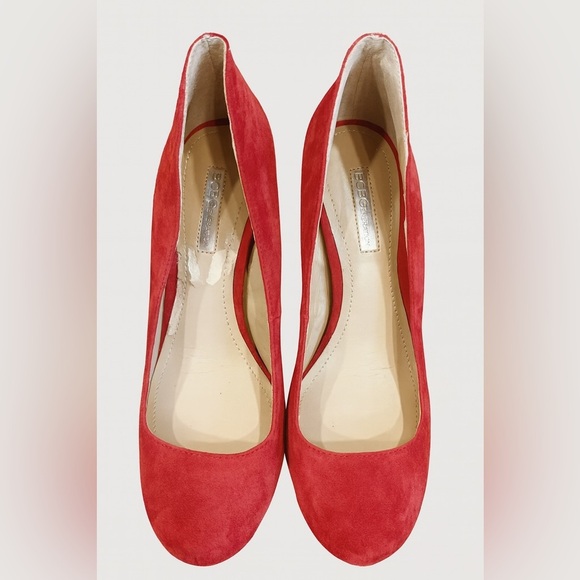 NWOB BCBGeneration Red Suede Platform Heels Pumps Size 8/38 - Picture 3 of 7